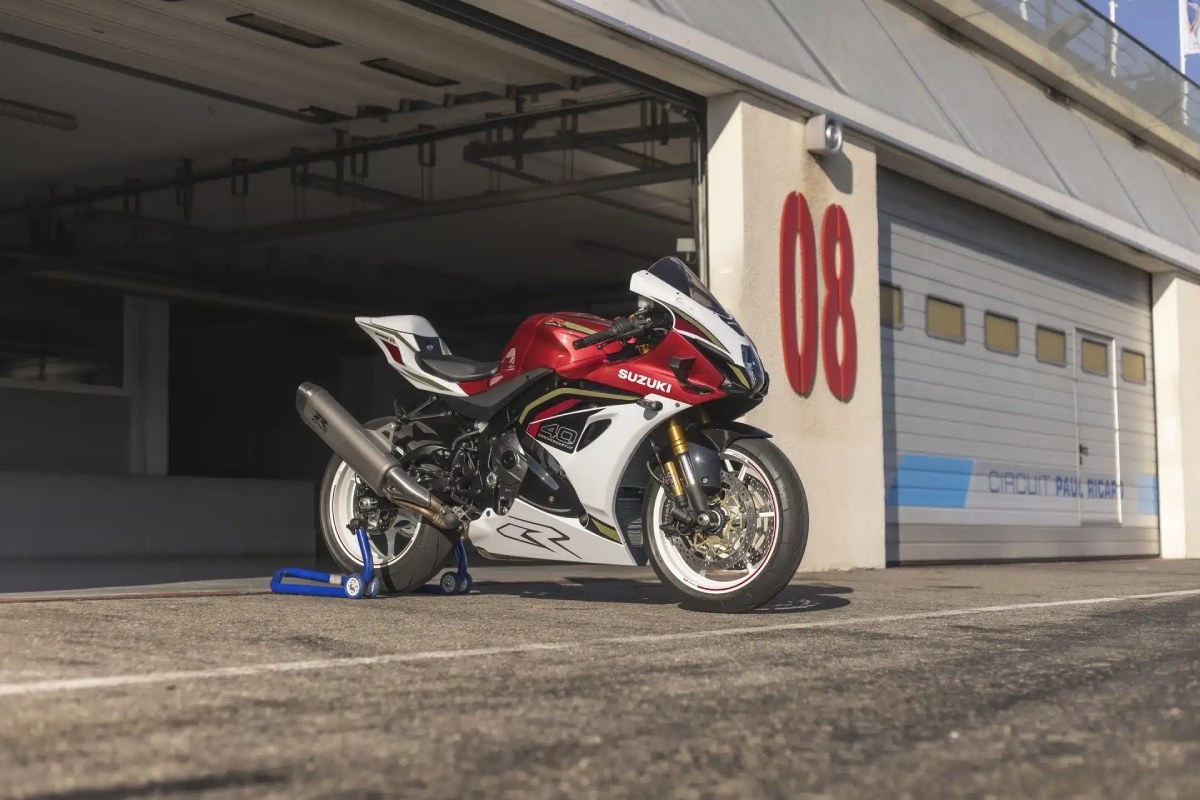 suzuki gsx r1000r 40 aniversario 3