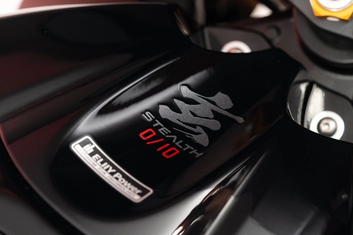 suzuki GSX R1000R Stealth 4