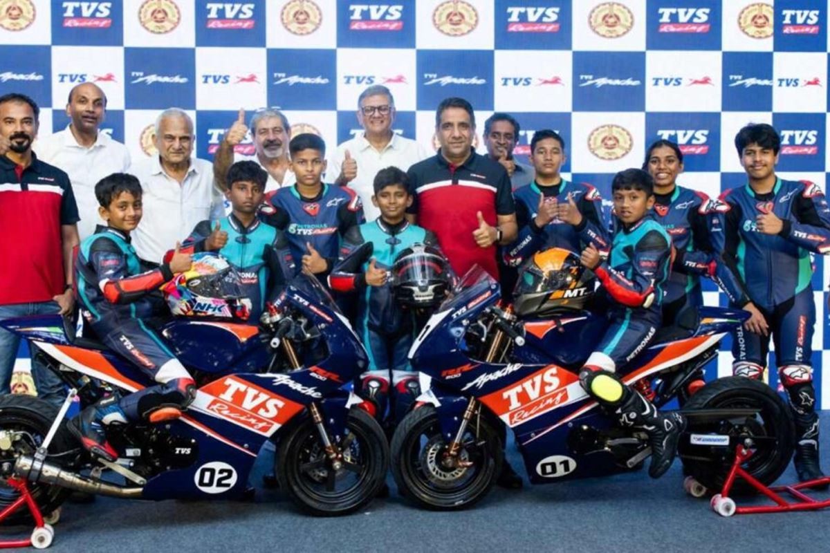 TVS Apache RR 200 Mini GP Bike Junior 4