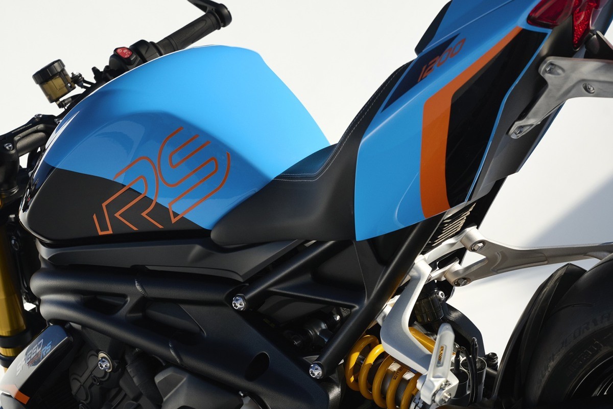 gama colores triumph 2027 2