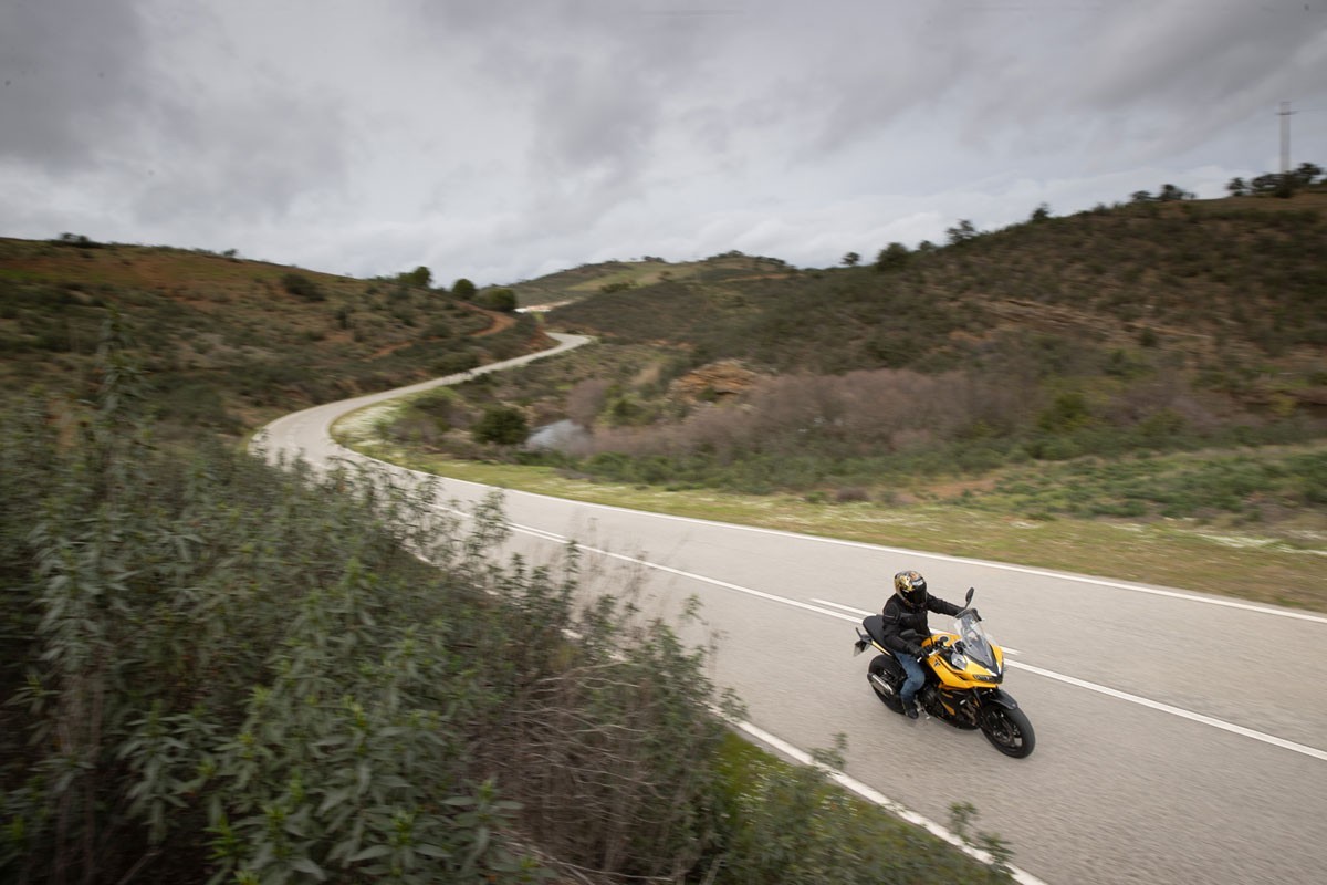 prueba triumph tiger sport 800 accion 11