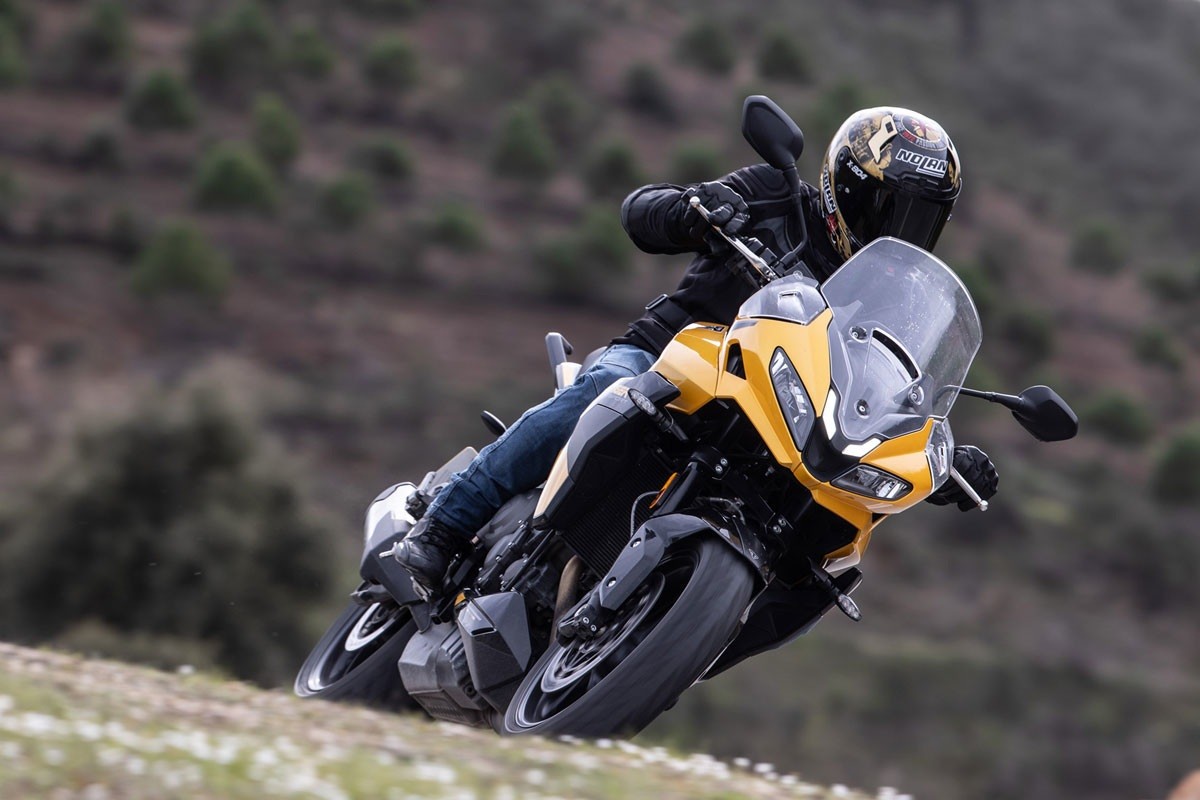 prueba triumph tiger sport 800 accion 4