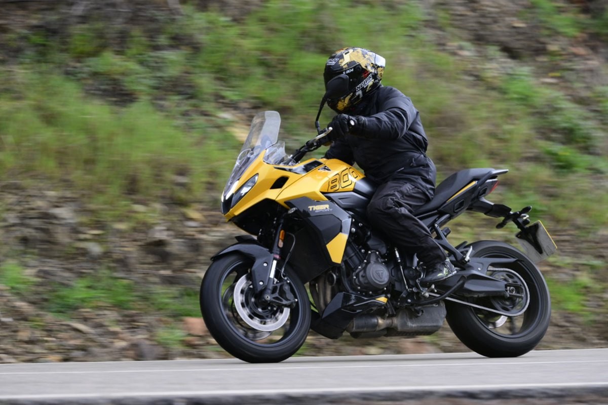 prueba triumph tiger sport 800 accion 6
