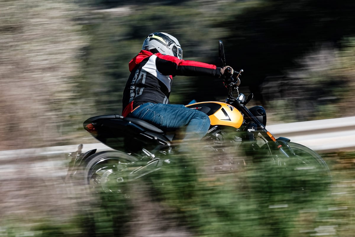 prueba triumph trident 660 2026 6