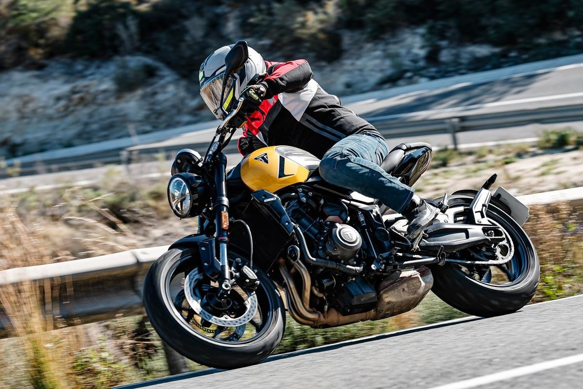 prueba triumph trident 660 2026 7