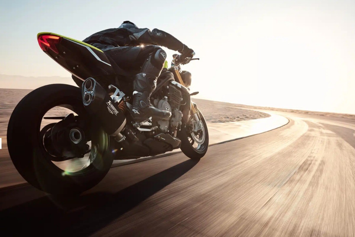 triumph speed triple 1200 rx 4