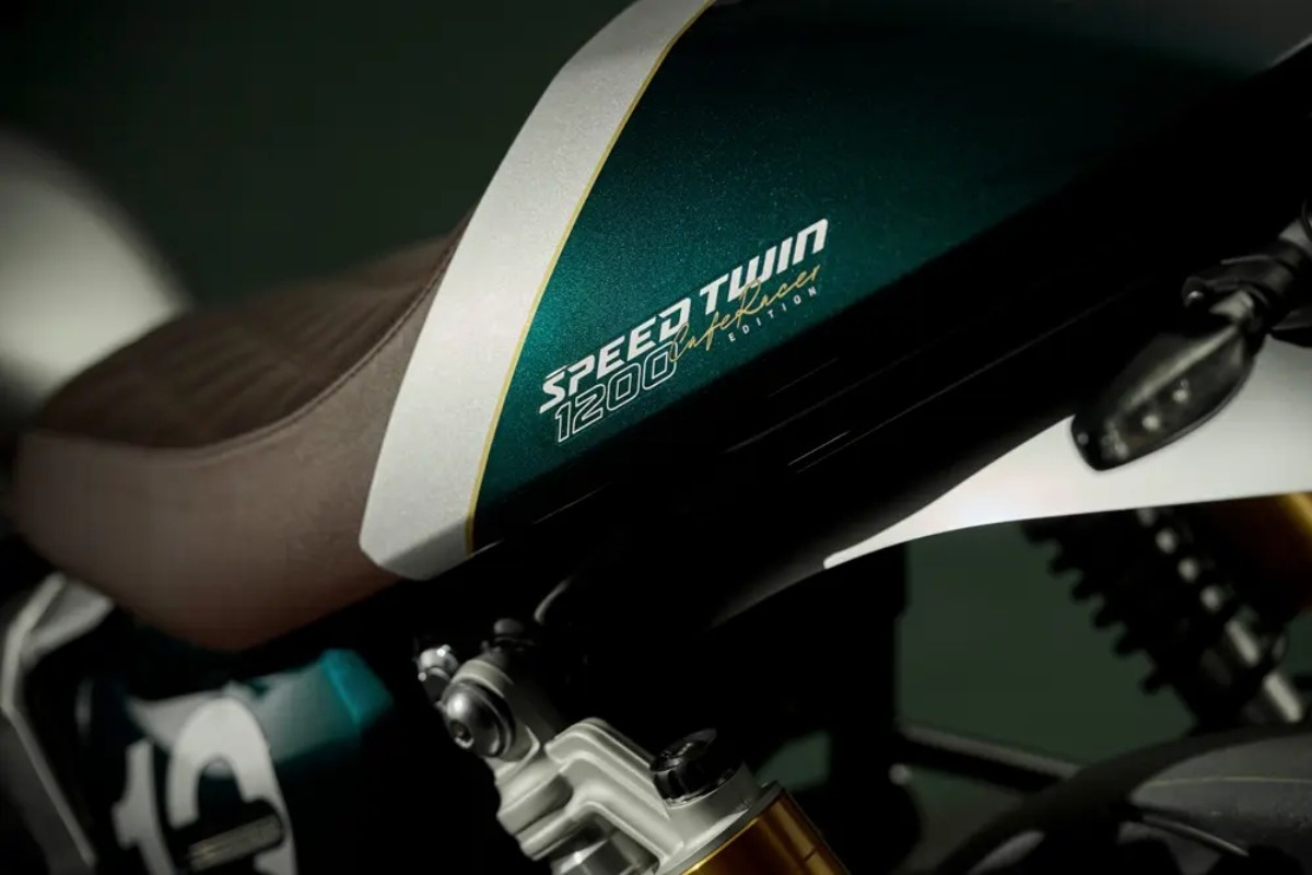 speed twin cafe racer 3