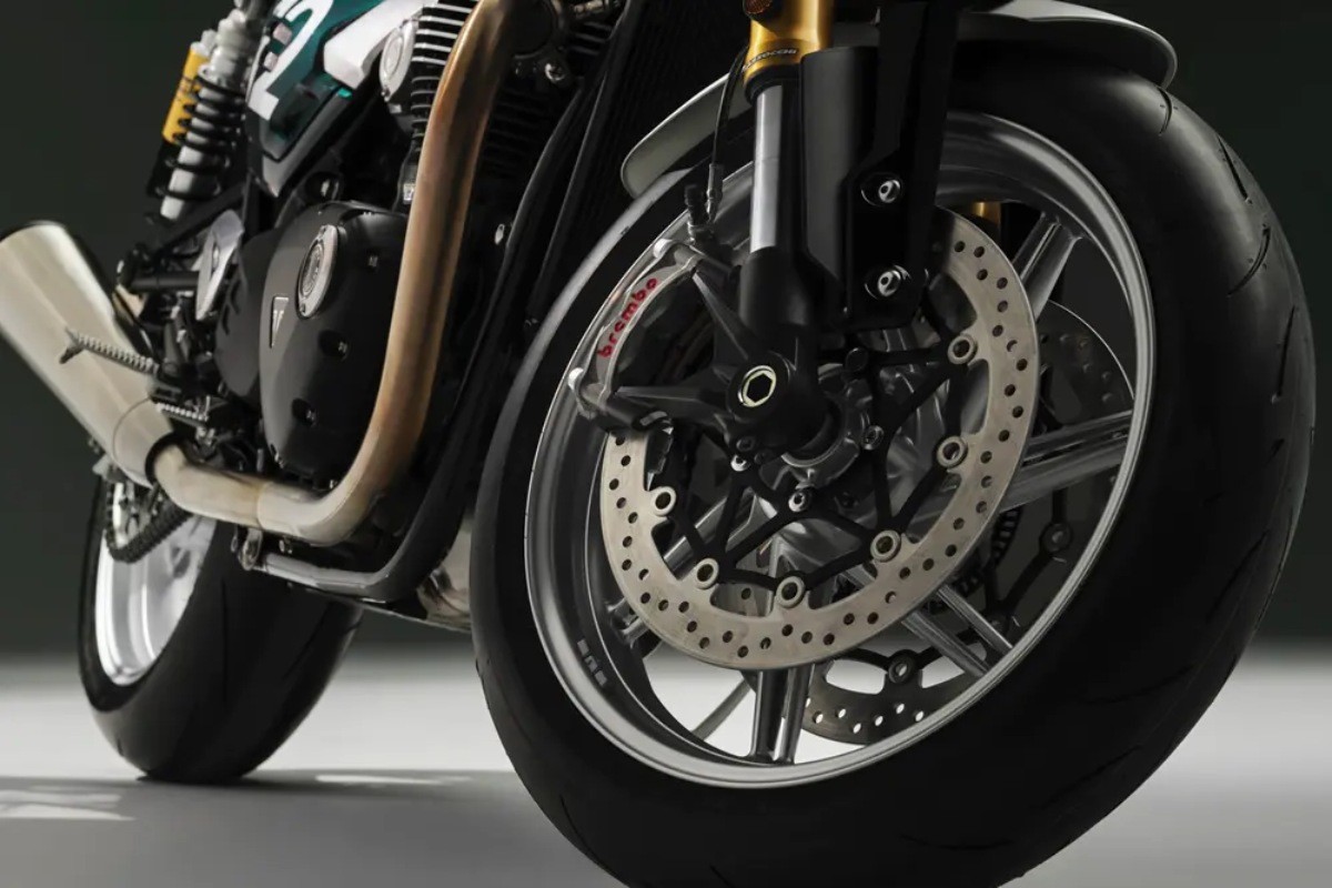 speed twin cafe racer 5