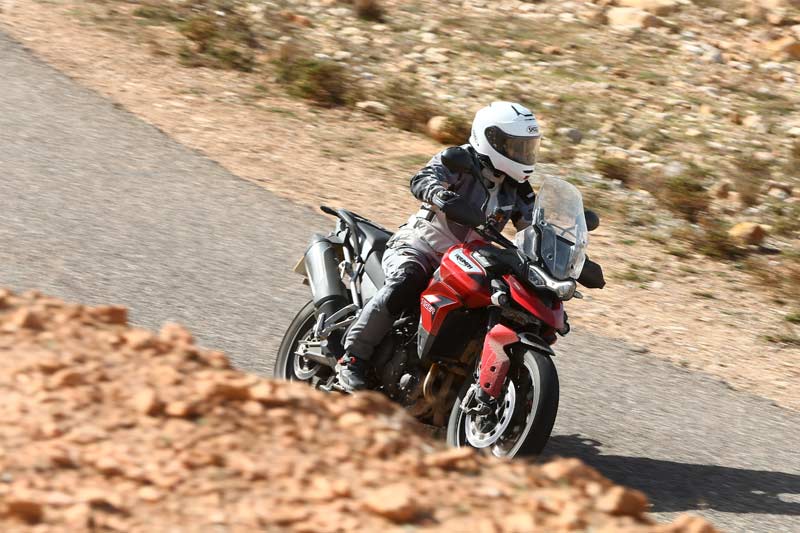 triumph tiger 900 gt pro prueba accion 04
