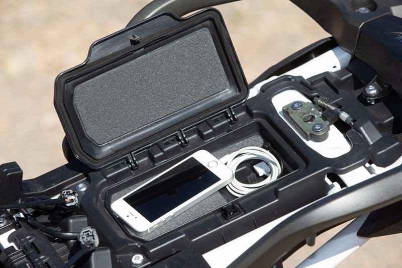 triumph tiger 900 gt rally prueba hueco telefono