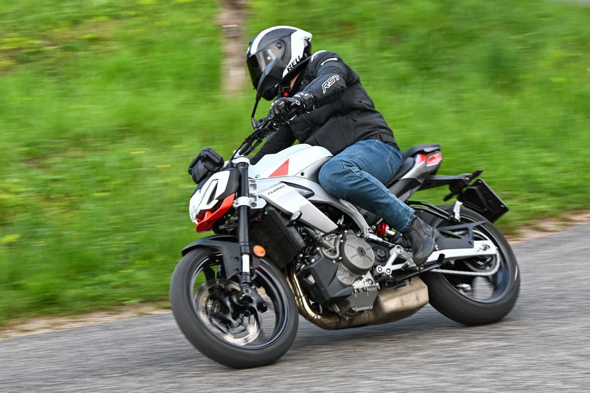 prueba aprilia tuono 457 2