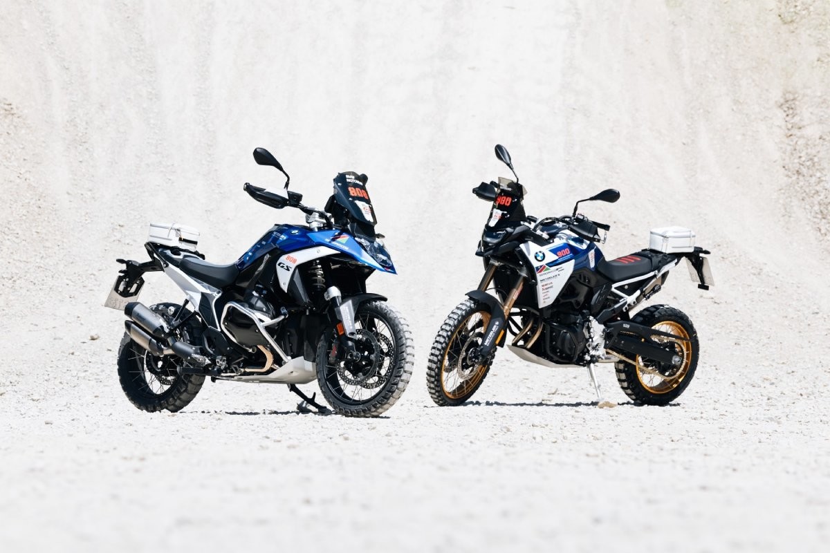Fotos BMW presentó las motos con las que se enfrentará el BMW Motorrad International GS Trophy 2024 en Namibia.