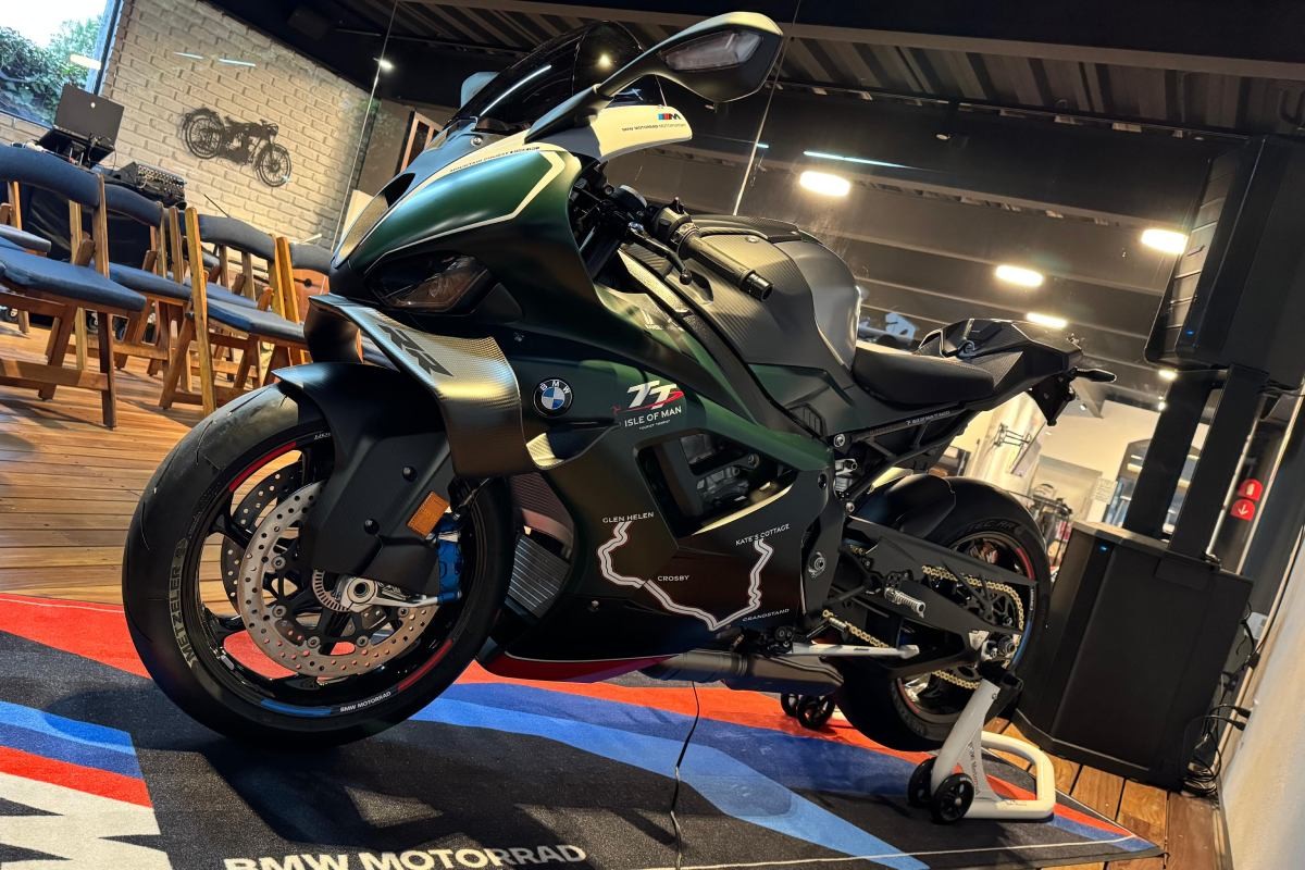 bmw m1000 rr tt isla of man mexico 3
