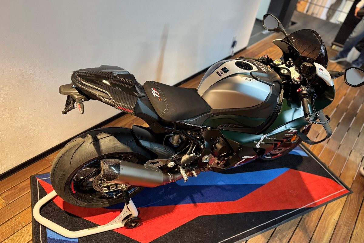 bmw m1000 rr tt isla of man mexico 5