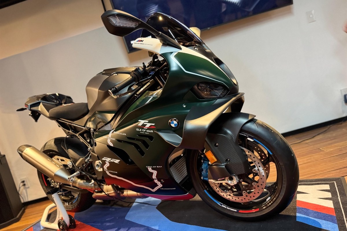 bmw m1000 rr tt isla of man mexico 7