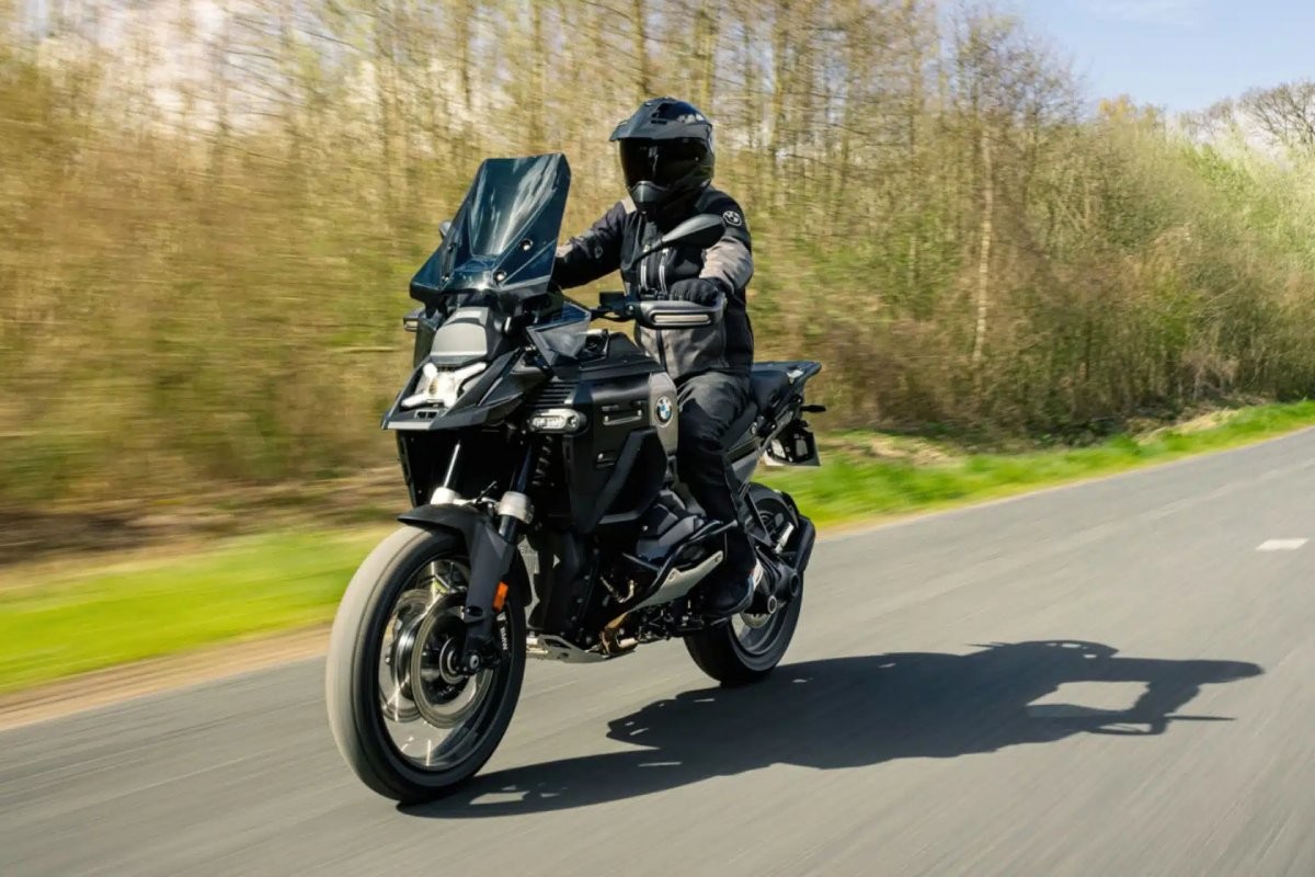 BMW R 1300 GS Adventure Dark Edition 2026 francia 4