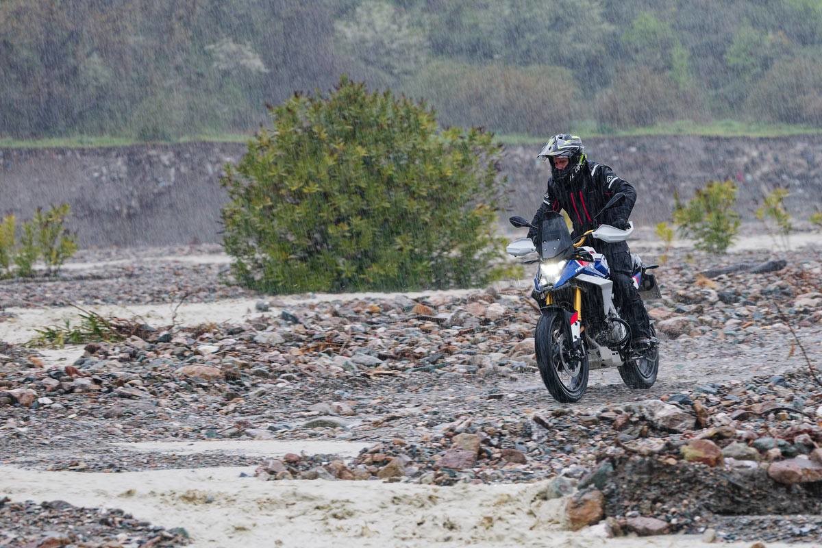 bmw f 450 gs prueba 10