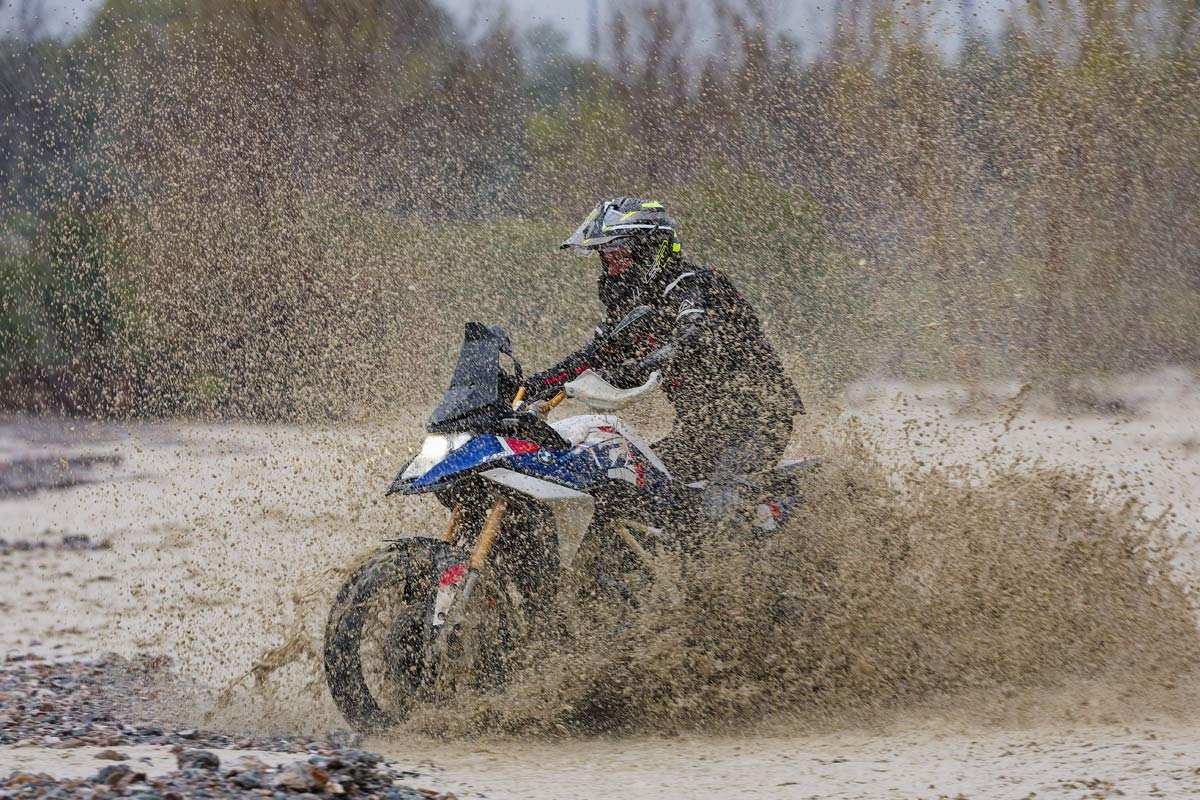 bmw f 450 gs prueba 11