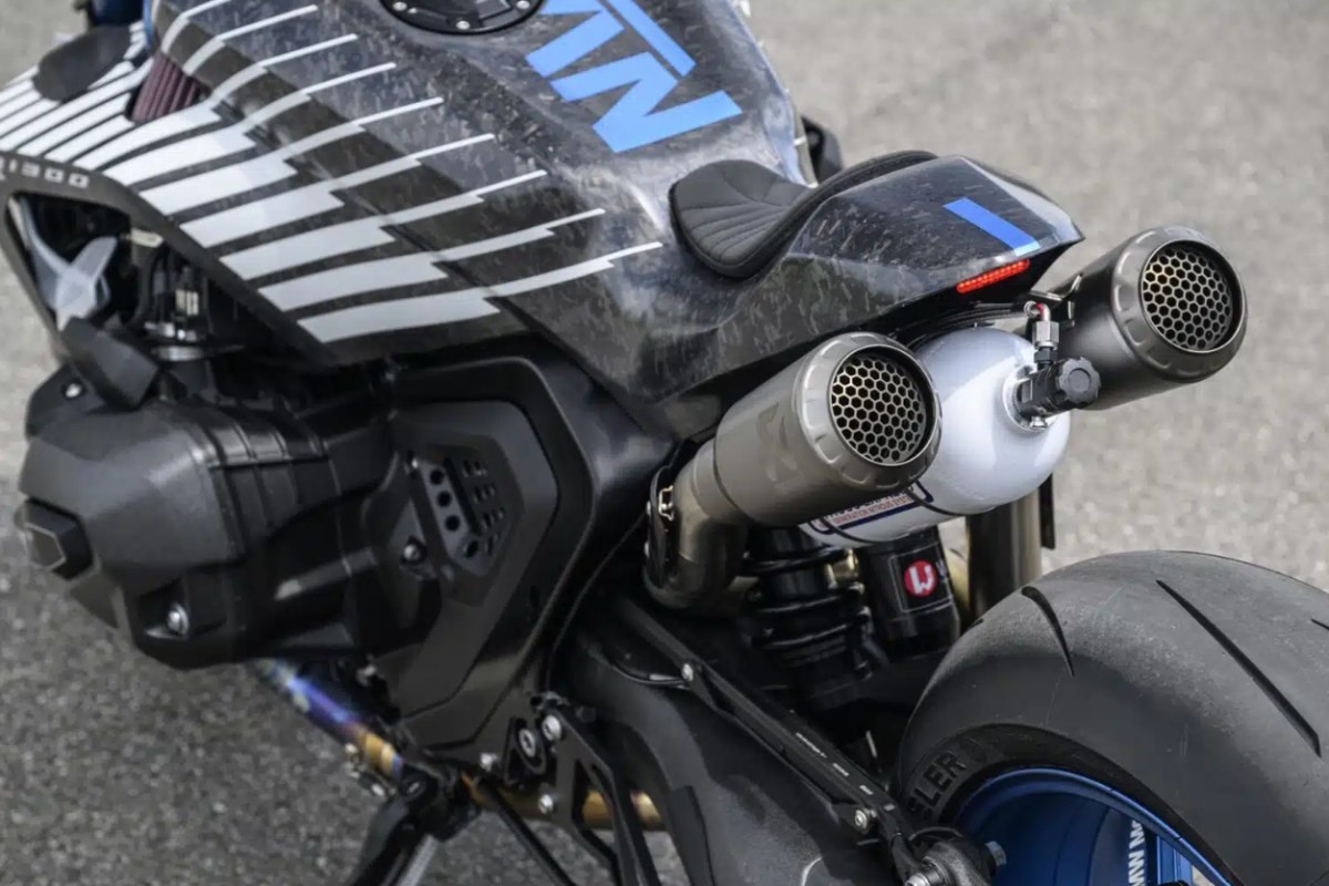 r 1300 titan 1