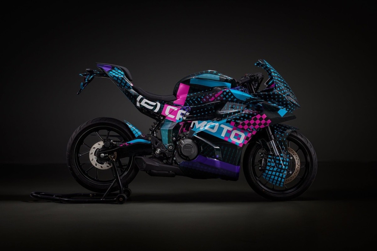 CFMOTO 250 SR R patente 3