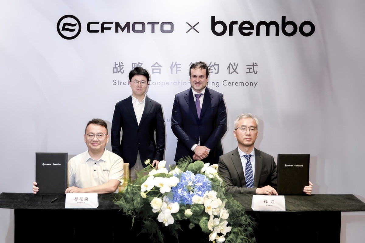 cfmoto brembo 4