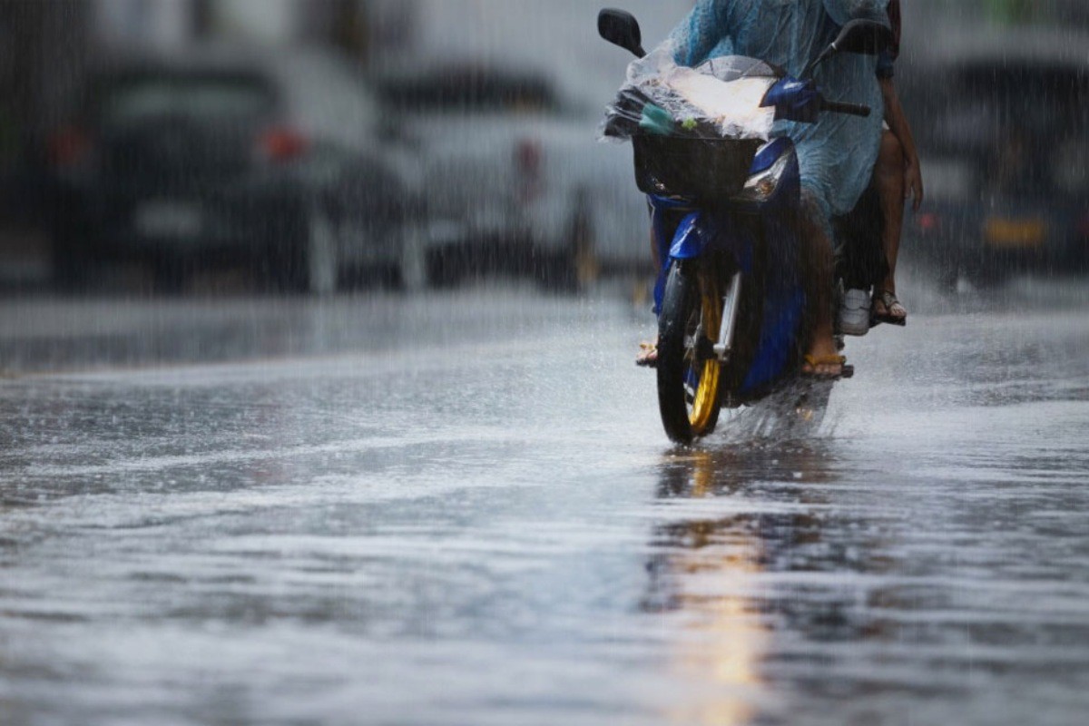 moto lluvia 1