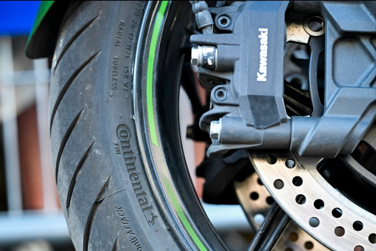 Fotos No sólo bicicletas y motos: Continental suministrará los neumáticos de toda la movilidad del Tour de France para esta edición