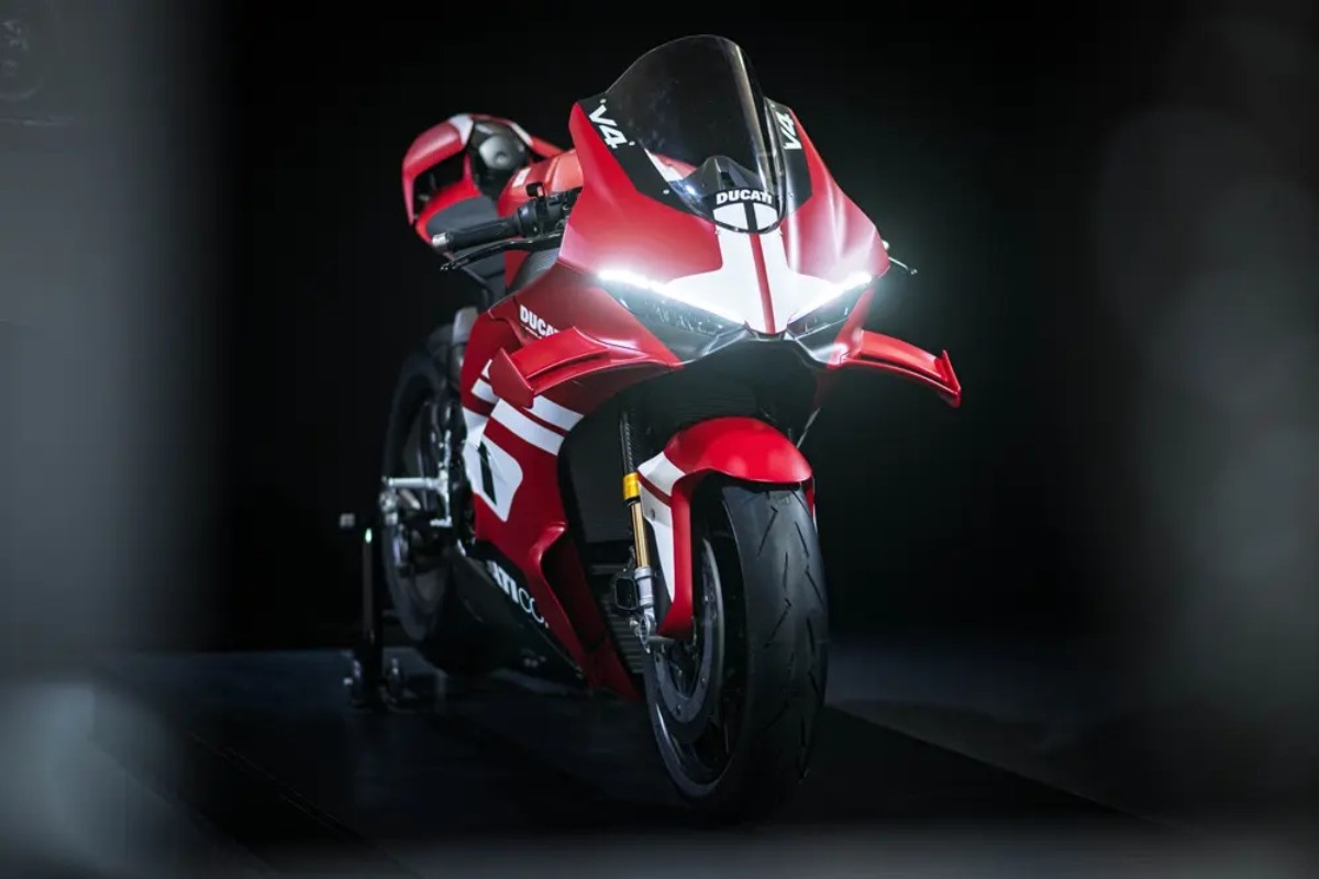 ducati superleggera v4 centenario 2026 2 copia