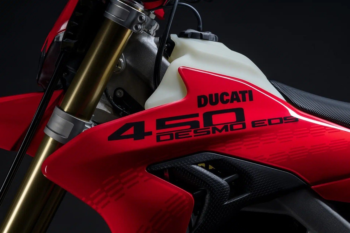 Desmo450 MX EDS 4