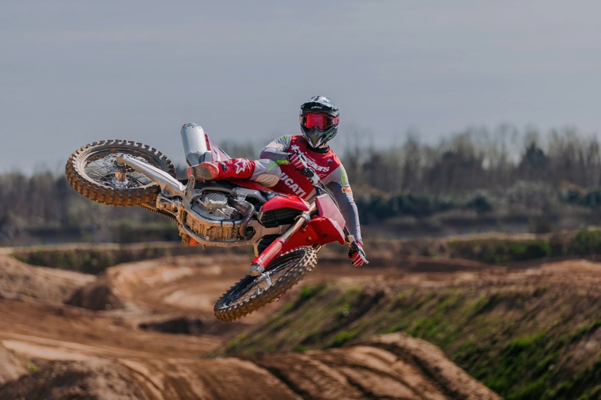 ducati desmo450 mx 1