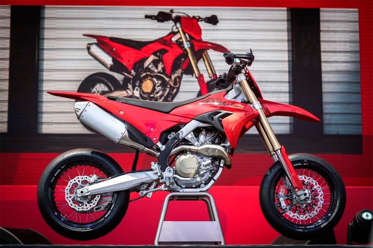 ducati desmo450 hypermotard 2