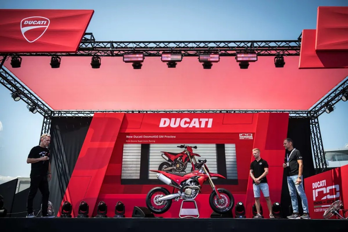 ducati desmo450 hypermotard 3