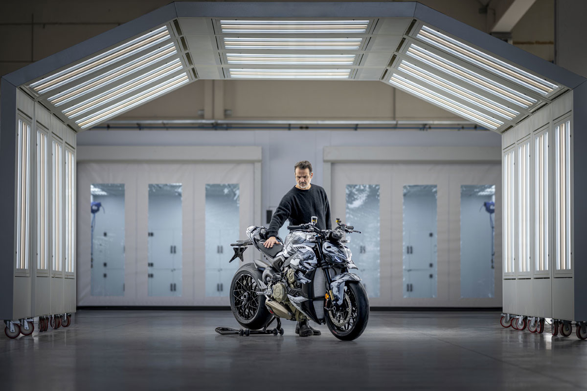 Fotos Ducati y Lamborghini juntos por el arte