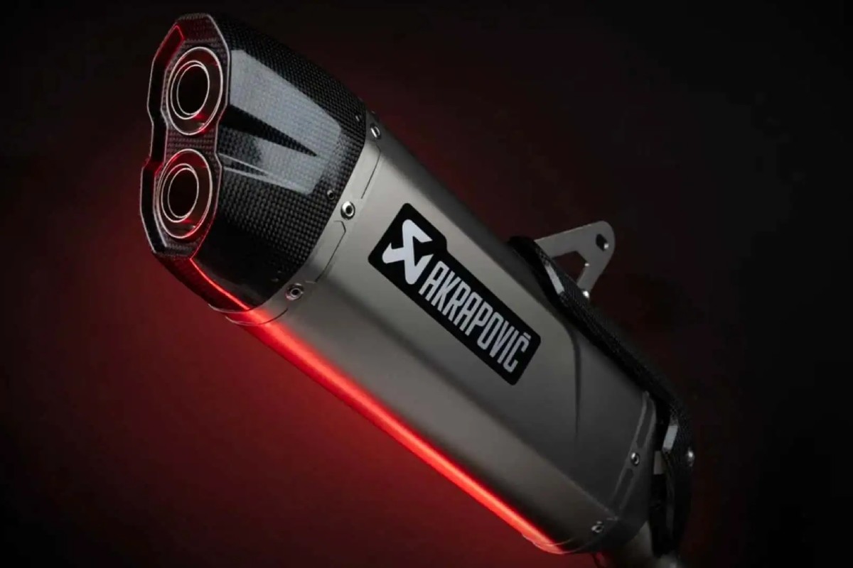 Fotos Akrapovic le da un sonido más afinado al motor V2 de Ducati