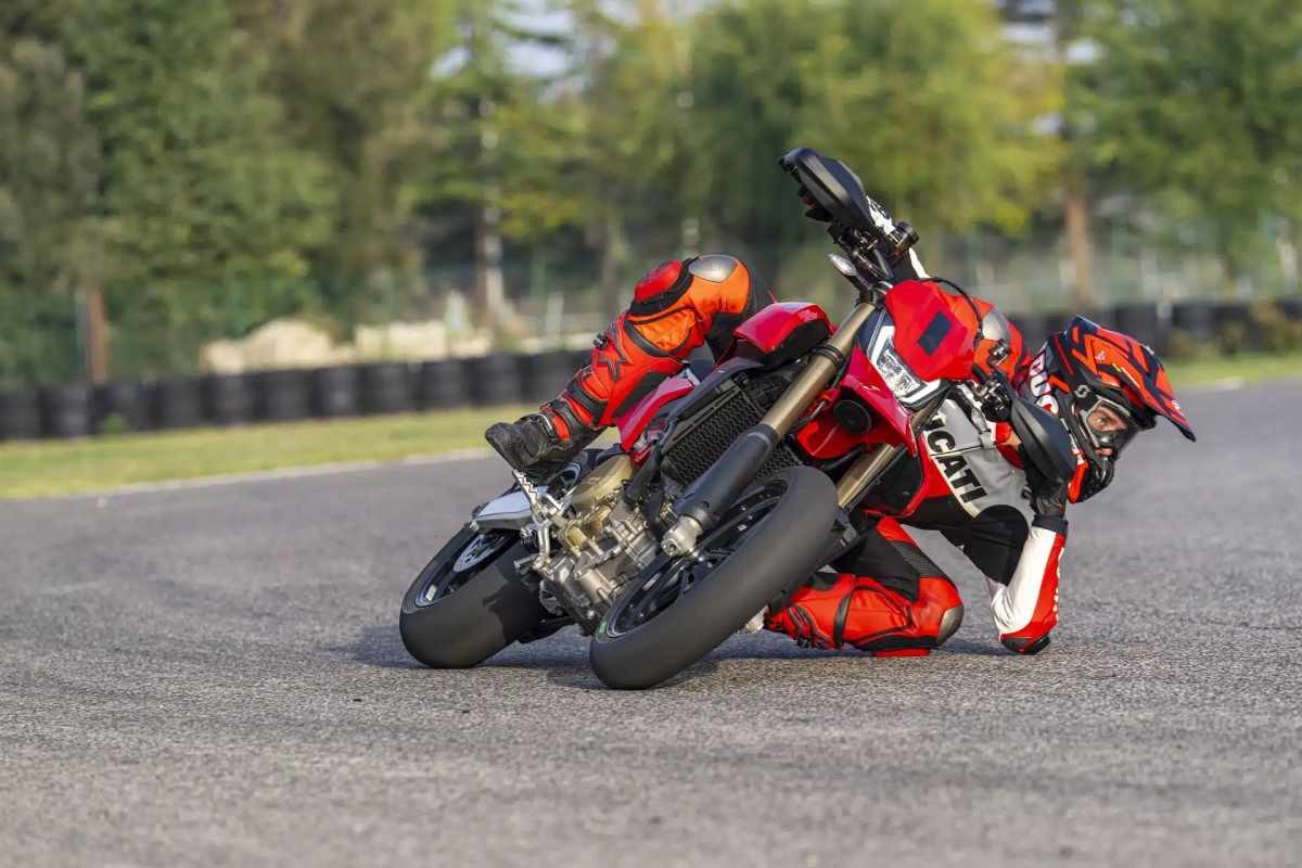Fotos Ducati presentó oficialmente la nueva Hypermotard 698