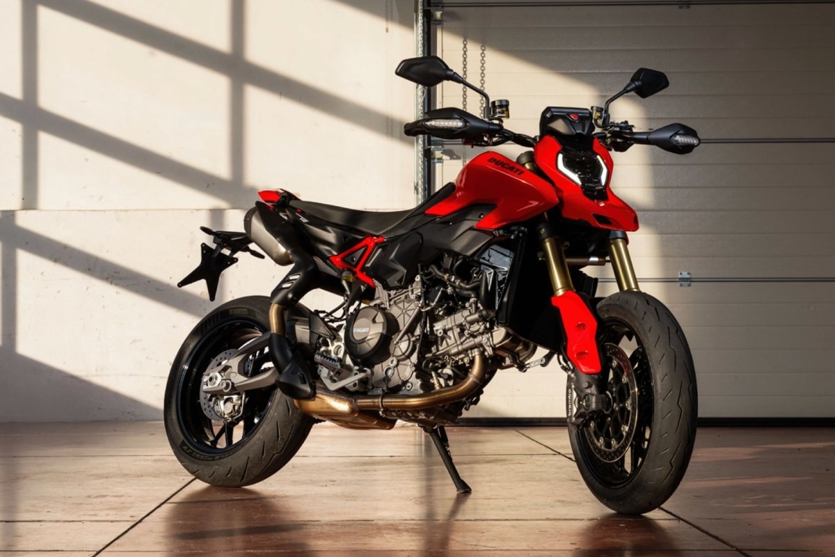 Fotos EICMA 2025: Ducati presentó su Hypermotard actualizada, dotada con un nuevo motor bicilíndrico en V, para 2026