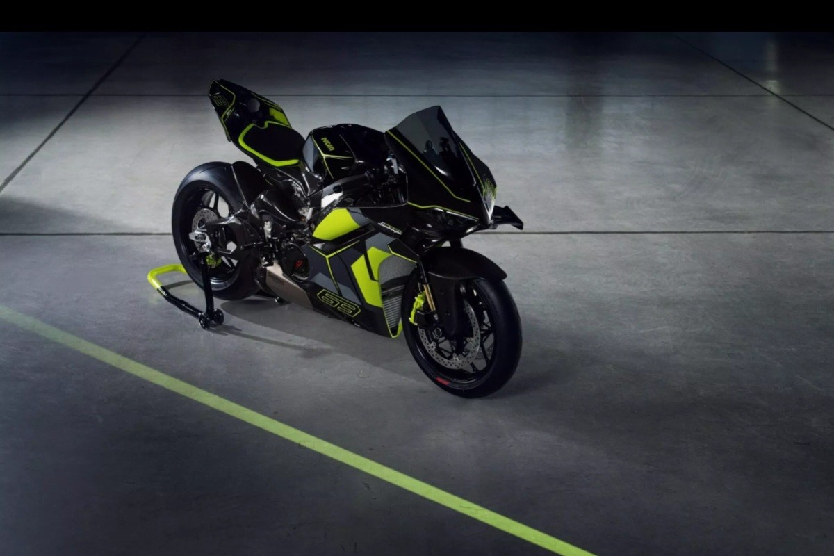 ducati panigale v4 lamborghini 2025 3