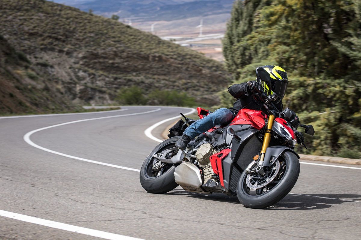 01 prueba ducati streetfighter v4 2025