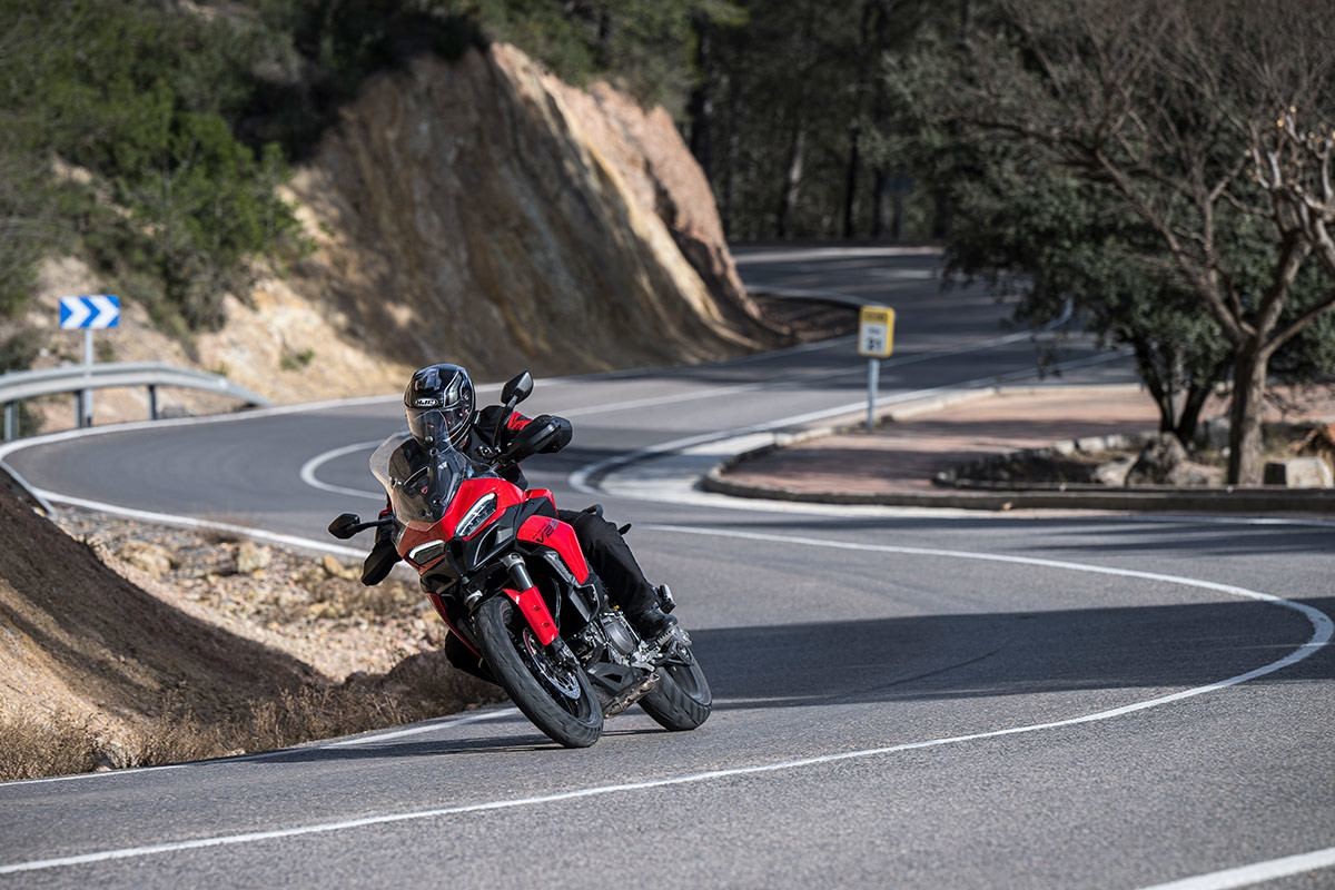 ducati multistrada v2 2025 accion 03