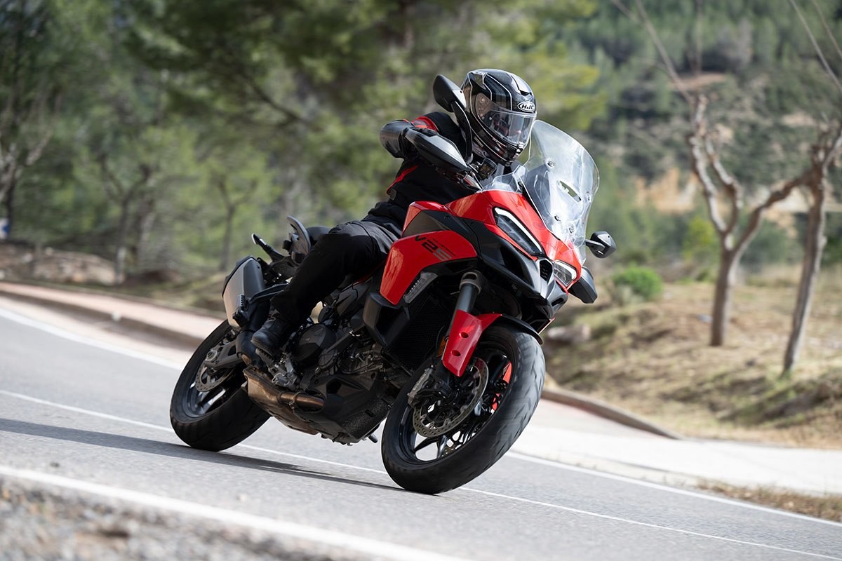 ducati multistrada v2 2025 accion 04