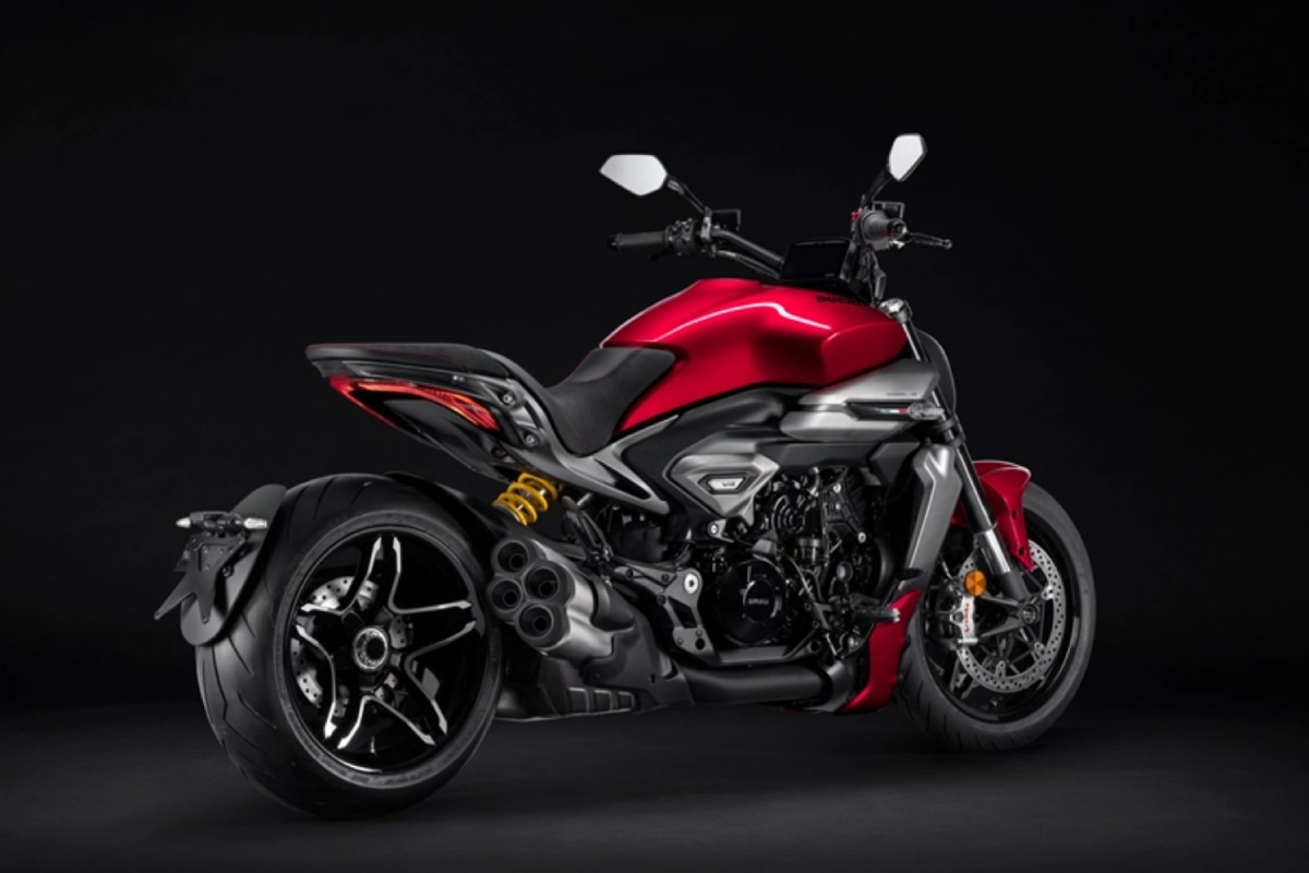 ducati xdiavel v4 2025 2