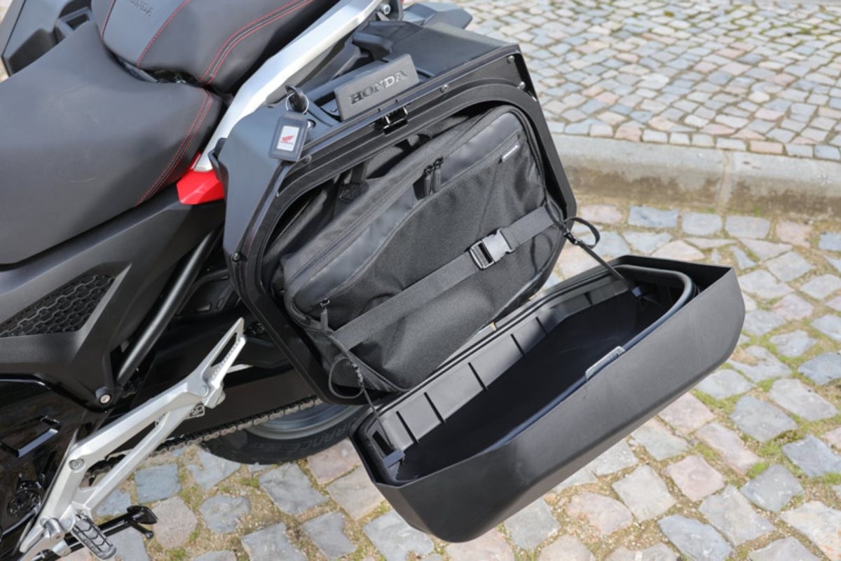 honda nc750x 2025 prueba maletas
