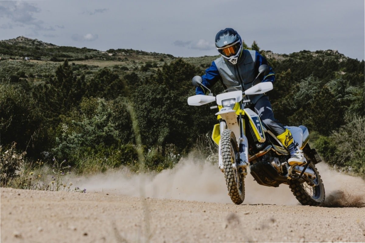 Fotos Baño de modernidad para las Husqvarna 701 Enduro y 701 Supermoto 2026