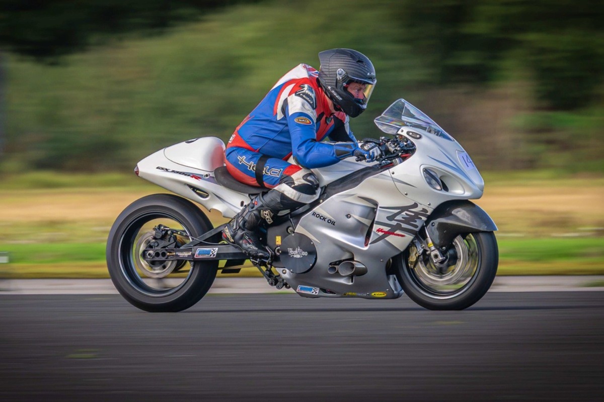 Fotos Increíble: tras 11 años persiguiendo su sueño, finalmente un piloto parapléjico alcanzó 322 km/h a bordo de una Suzuki Hayabusa