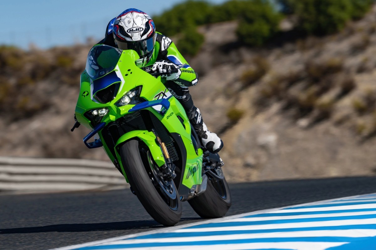 Fotos EICMA 2025: la familia de superbikes Kawasaki ZX-10R recibe una actualización Euro5+, así como nuevos y llamativos alerones