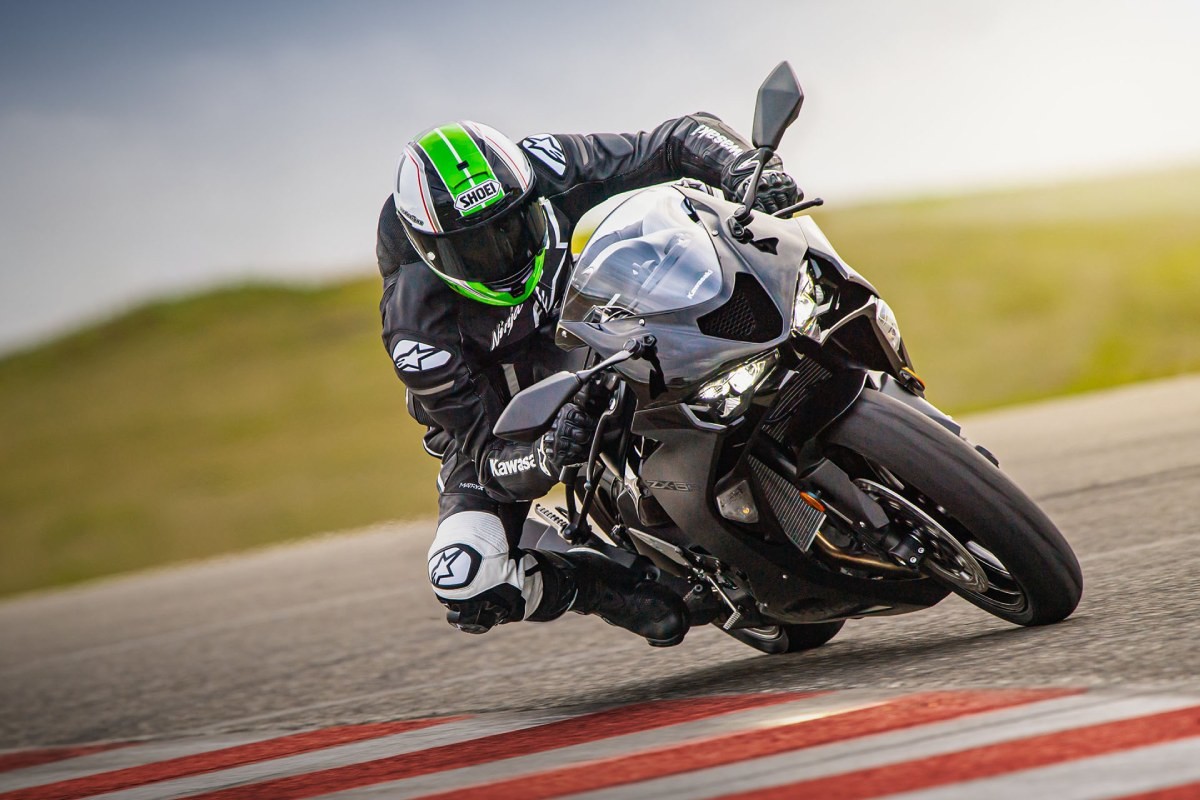 Fotos Kawasaki de México llama a revisión a modelos de motos Ninja ZX-6R 2024 y 2025