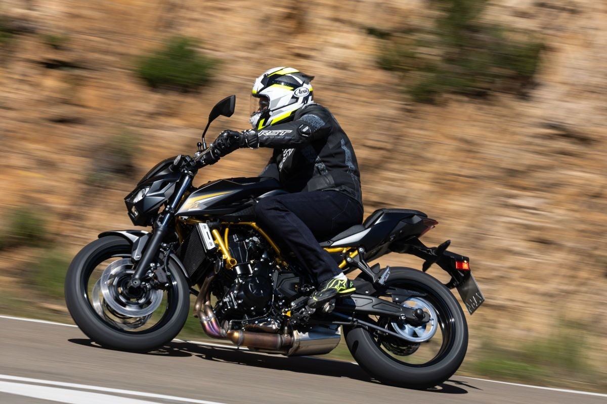 prueba kawasaki z650s 2026 4