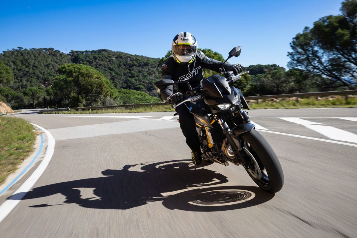 prueba kawasaki z650s 2026 9