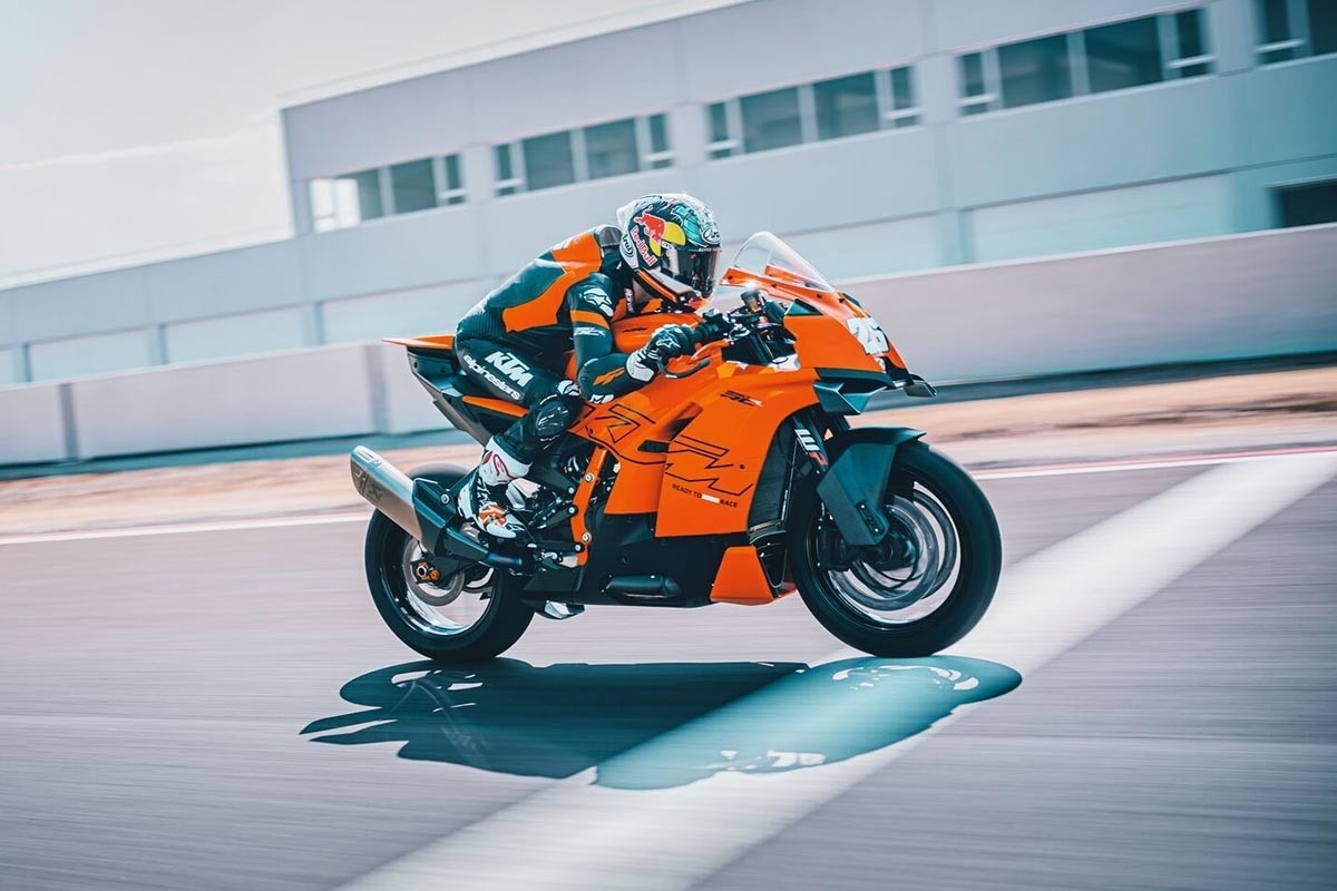 Fotos KTM presentó su espectacular 990 RC R, producto de años de evolución del equipo de investigación y desarrollo de la compañía