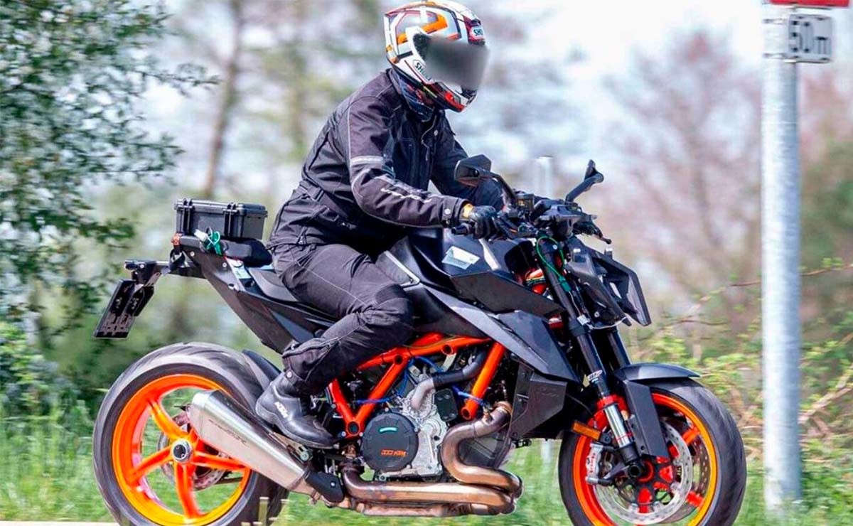 KTM 1290 Super Duke 03